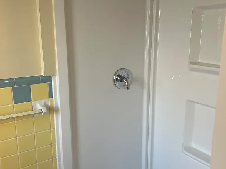 230 Ludlow Ave #4 — Photo 1