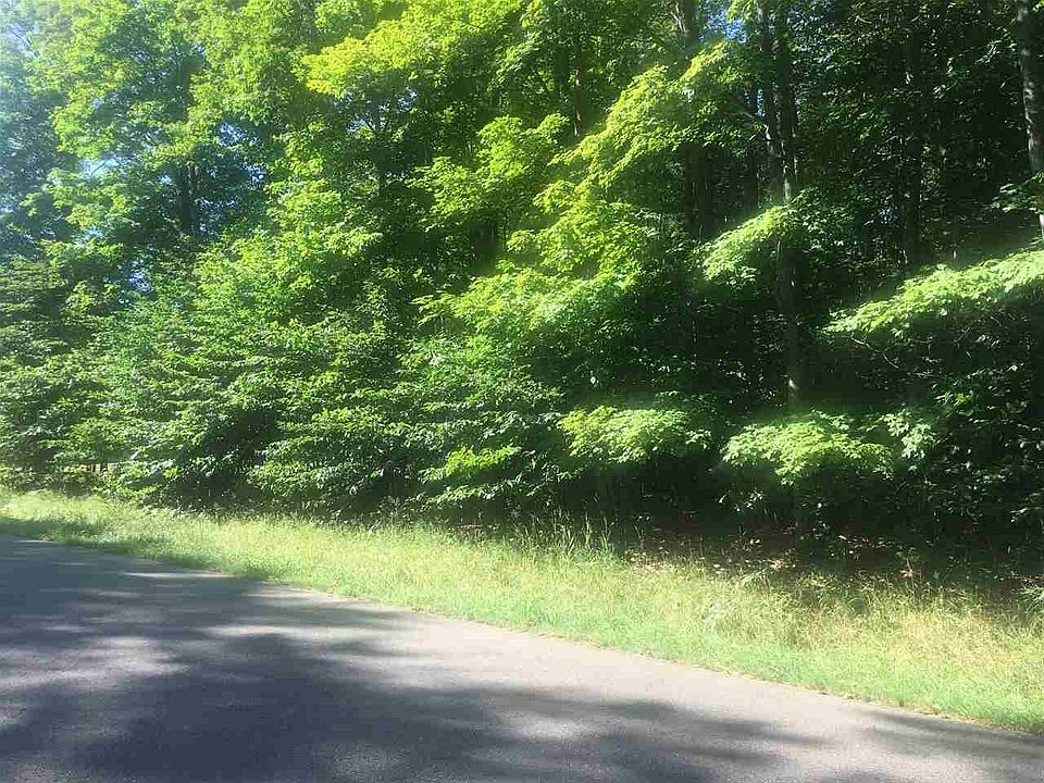 1st image of 2445 Hemlock Ln