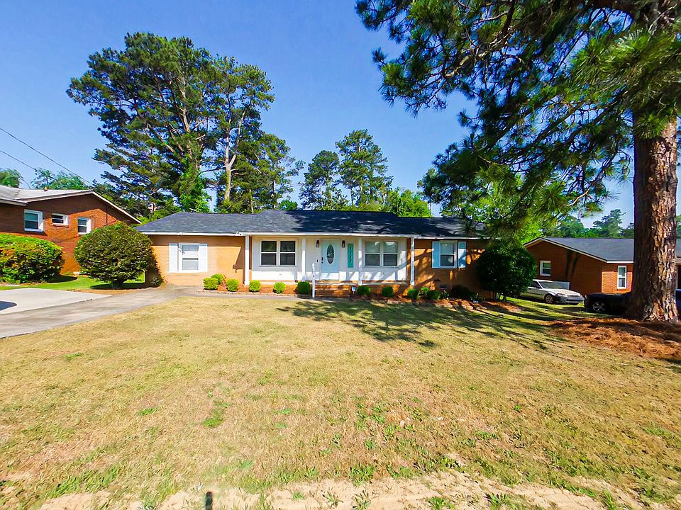 1st image of 1117 Eisenhower Dr