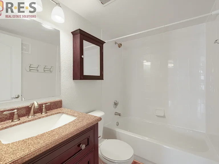 1631 S Deframe St #B8 — Photo 11
