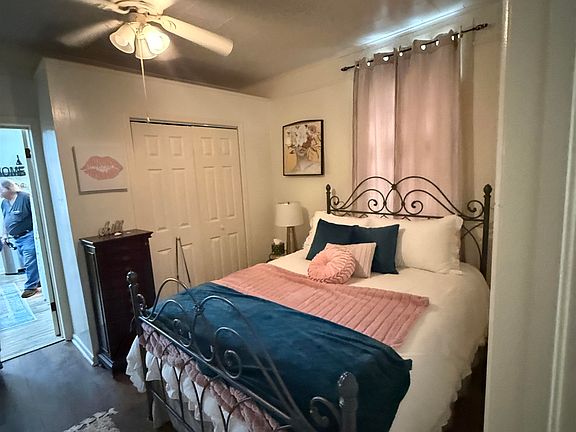 5th image of 511 Saint Philip St