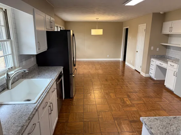 2014 Cloyd Blvd, Florence, AL 35630