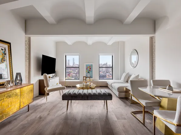 275 West 10th Street image 1 of 9