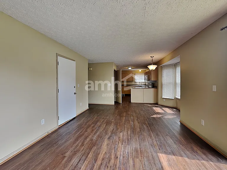 5563 Crenton Dr — Photo 6