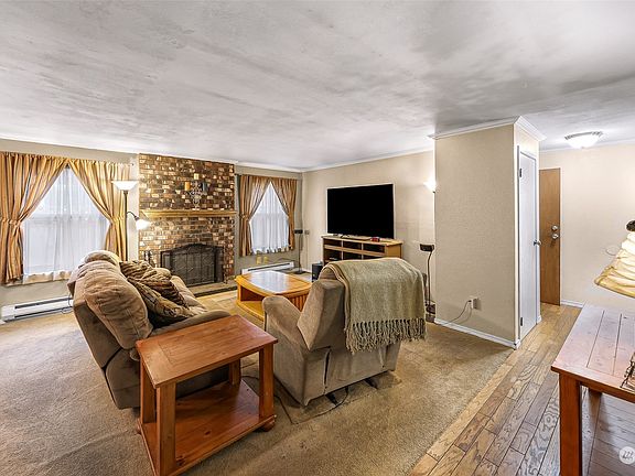 3rd image of 5531 95th Street NE