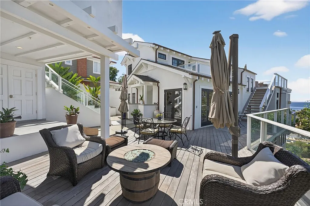 5 bed, 6.5 bath, 3900 sqft, $40,000 — Photo 4