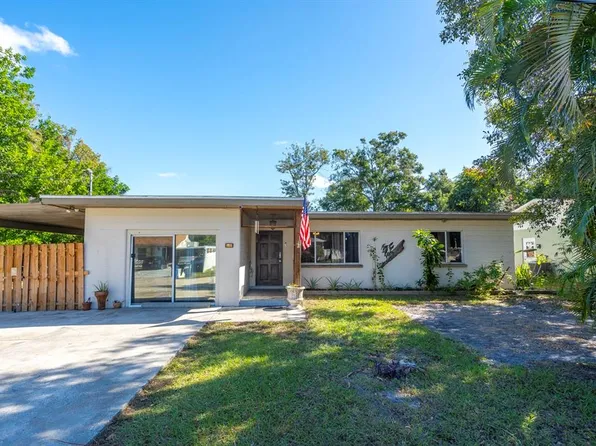 3617 Stardust Pl, Sarasota, FL 34232