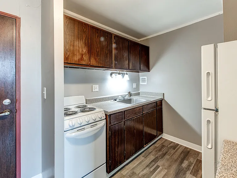 Brookview Place Apartments — Photo 31