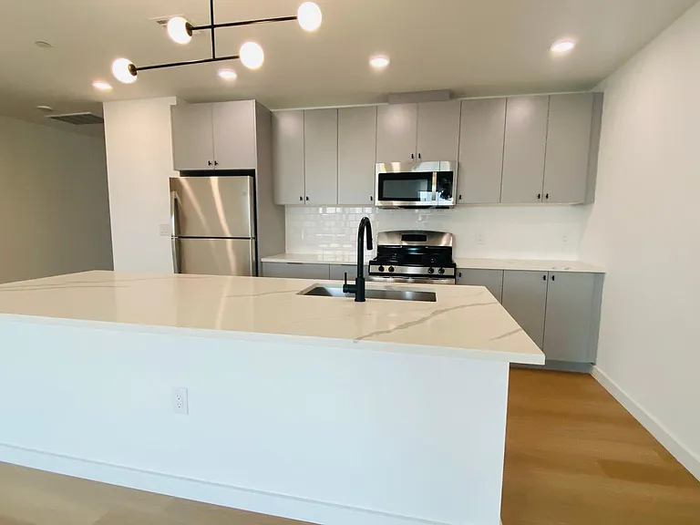 401 Jackson St #2 — Photo 5