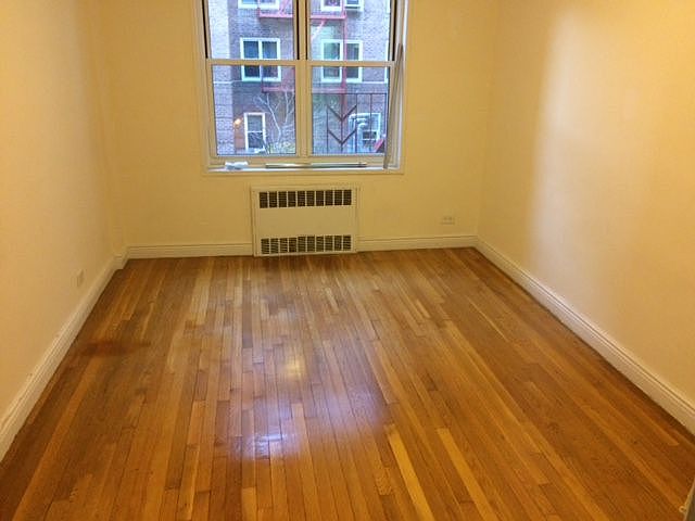 2nd image of 14130 Pershing Cres APT 1M