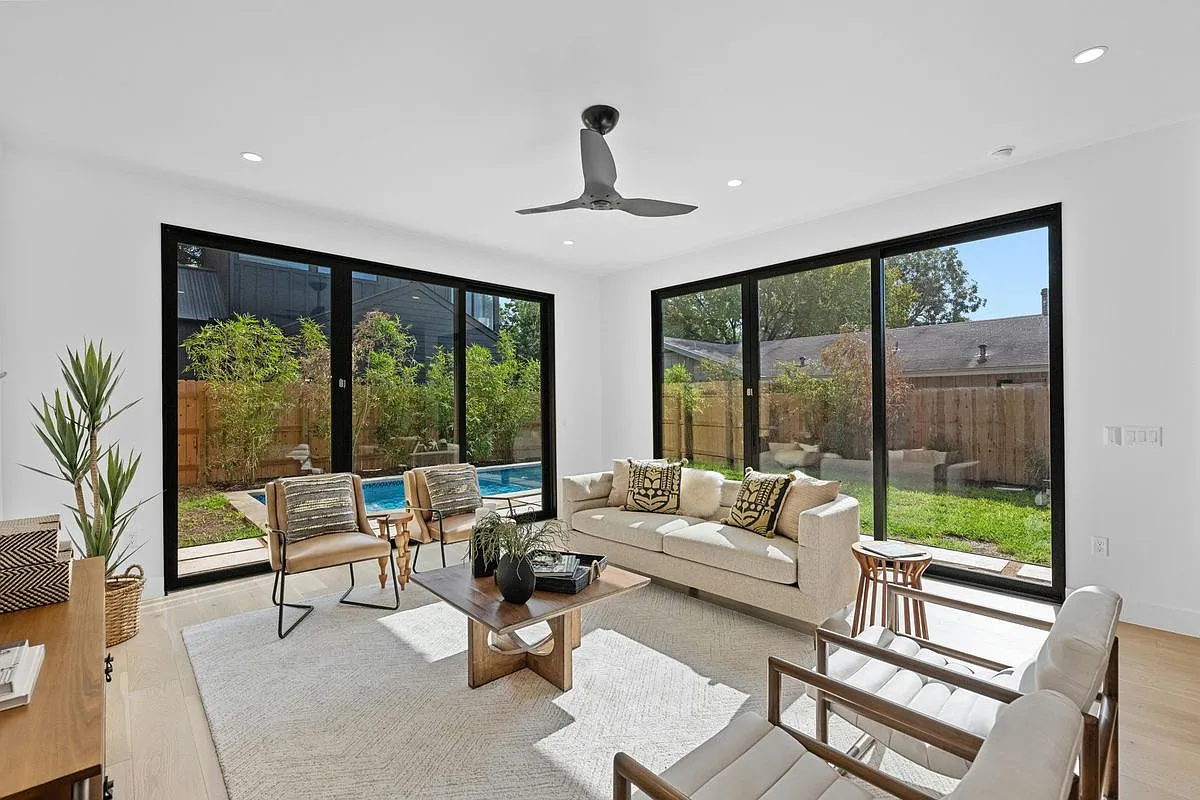4 bed, 4.0 bath, 2581 sqft, $7,900 — Photo 4