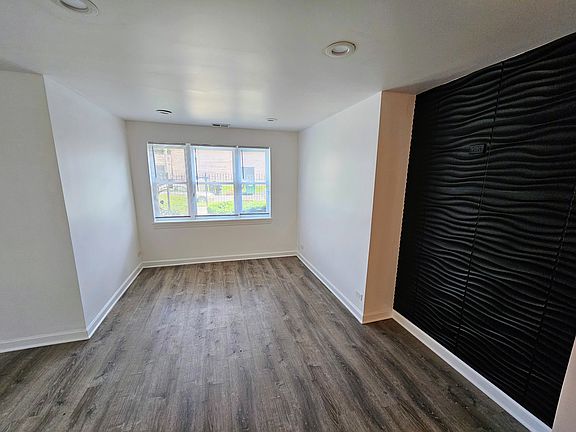4th image of 3720 S Calumet Ave APT 1