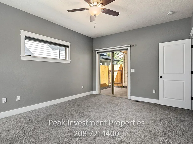 4721 S Silvermaple Ave — Photo 11