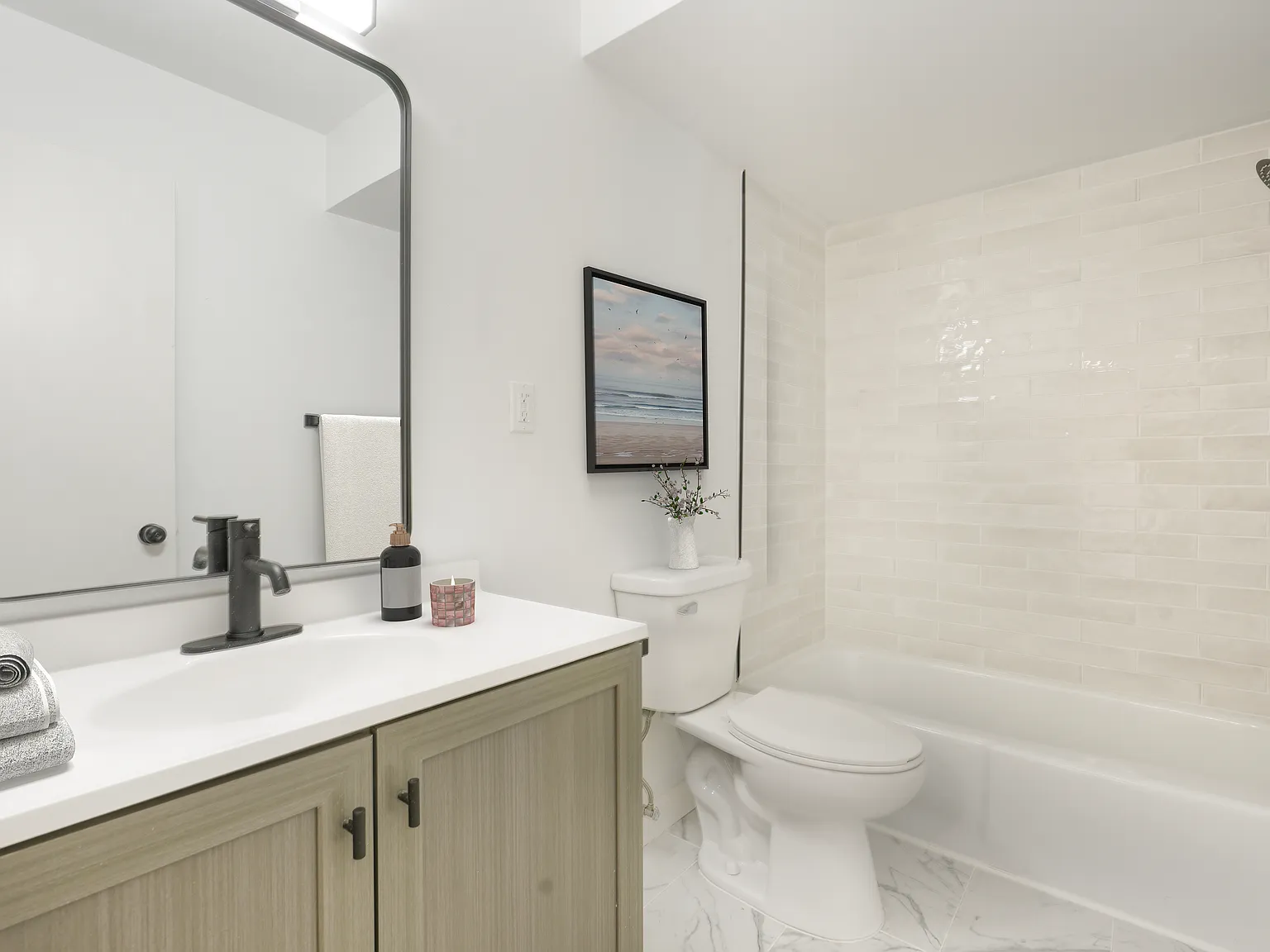 2 bed, 850 sqft, $1,050 — Photo 2