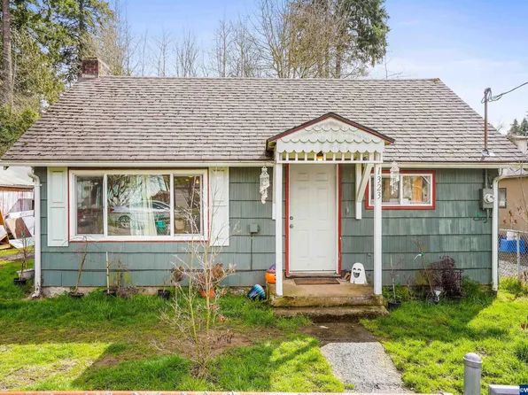 1323 Hawthorne St, Sweet Home, OR 97386