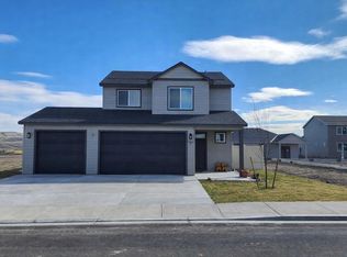 1214 18th St, Benton City, WA