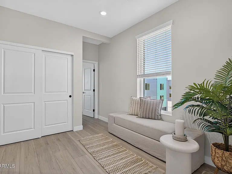 2601 E Clarendon Ave #3 — Photo 19