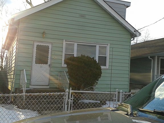 2nd image of 71 Lincoln Ct