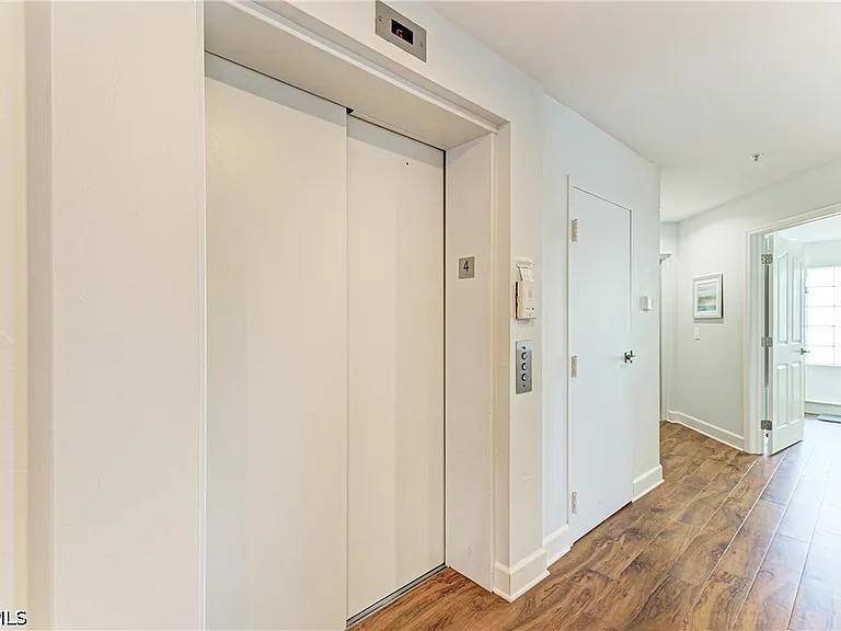 14813 Laguna Dr #401 — Photo 5