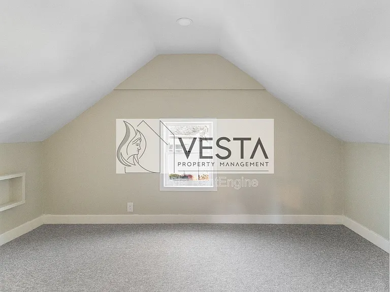 555 Baldwin Ave — Photo 21