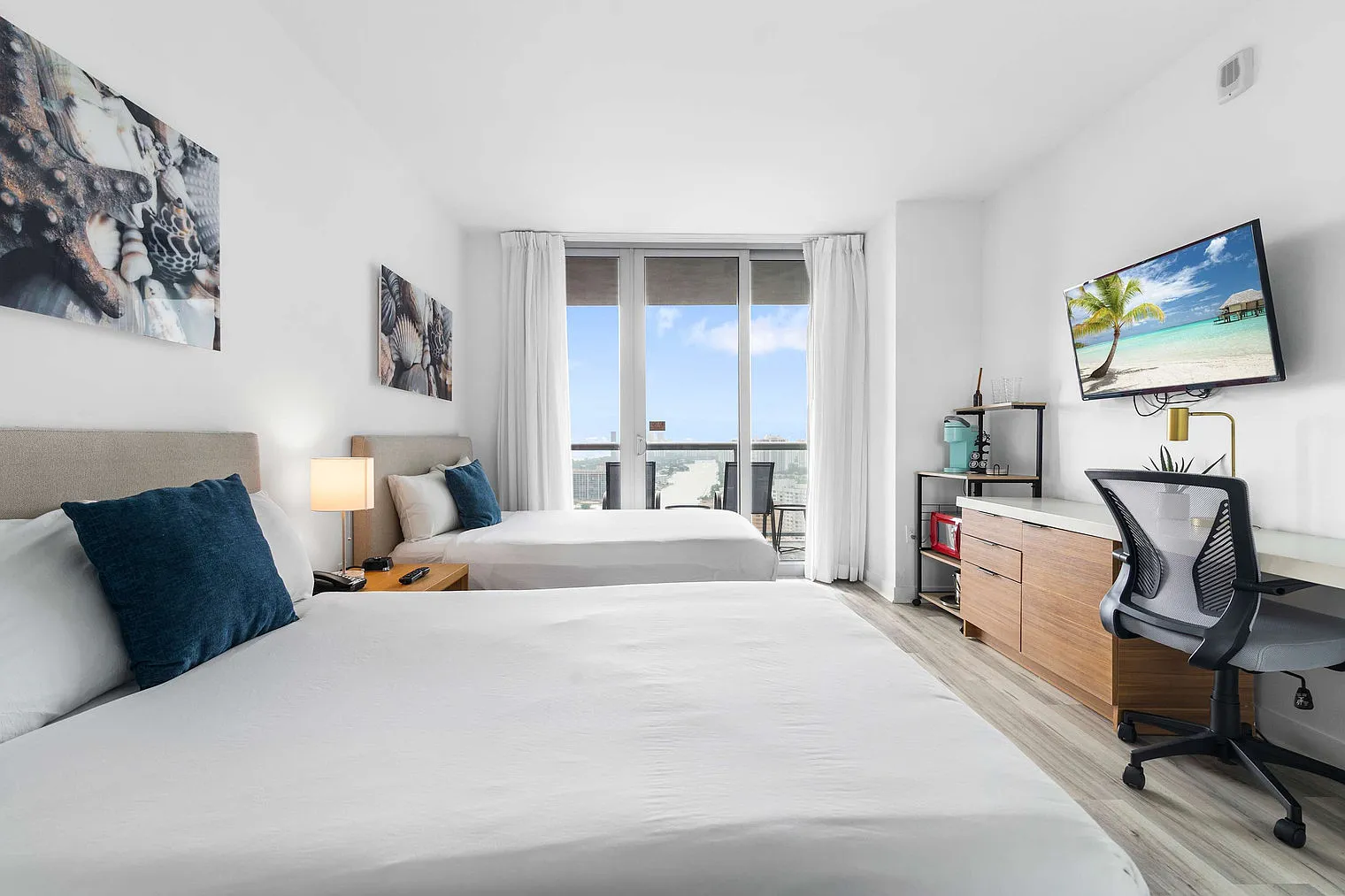 Studio, 1.0 bath, 290 sqft, $1,564 — Photo 2