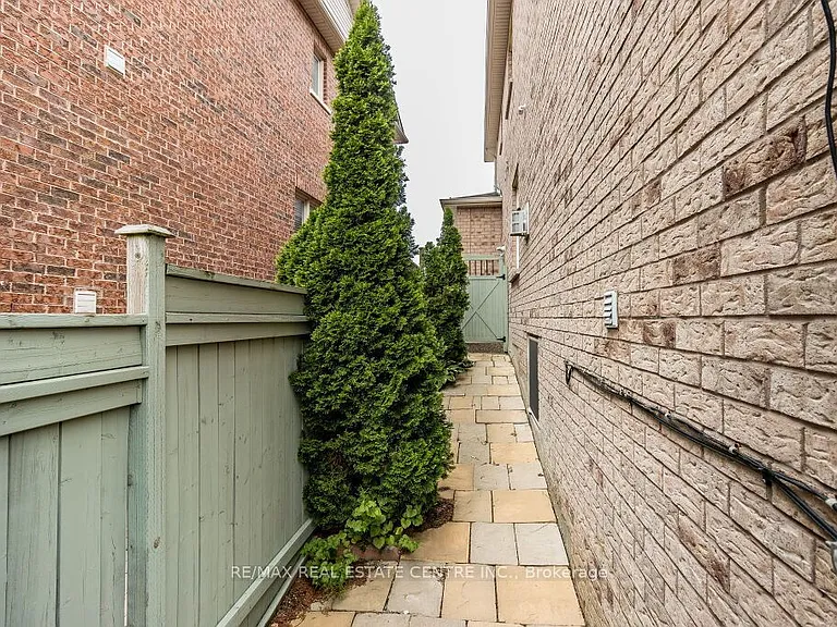 20 Laurentide Cres #BASEMENT — Photo 11