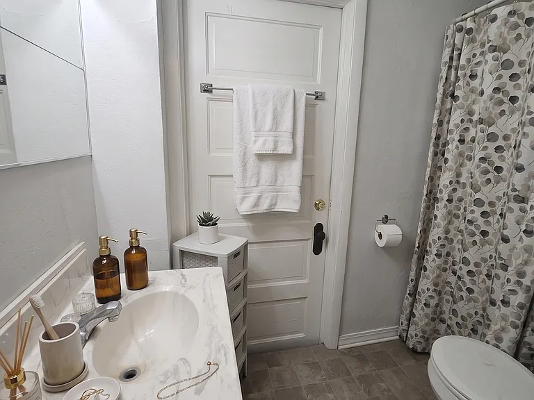 433 State St #3 — Photo 6