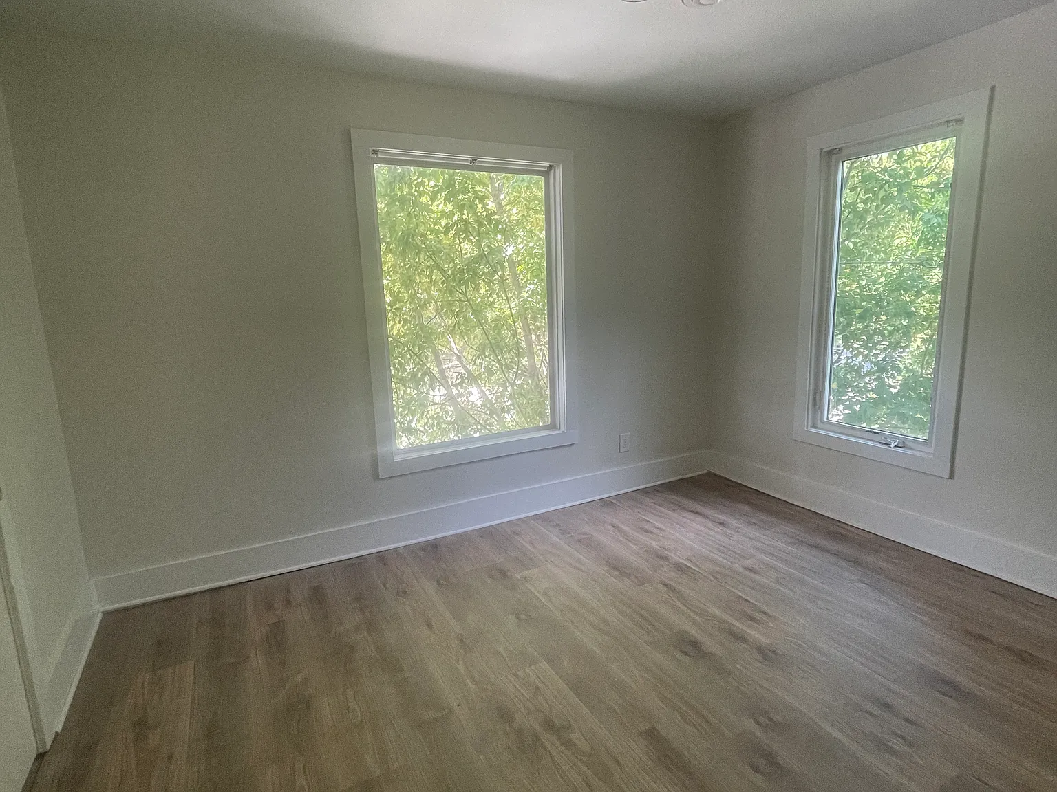 2400 Lyndale Ave N — Photo 4