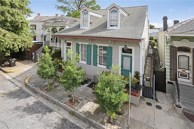 1st image of 723 Kerlerec St