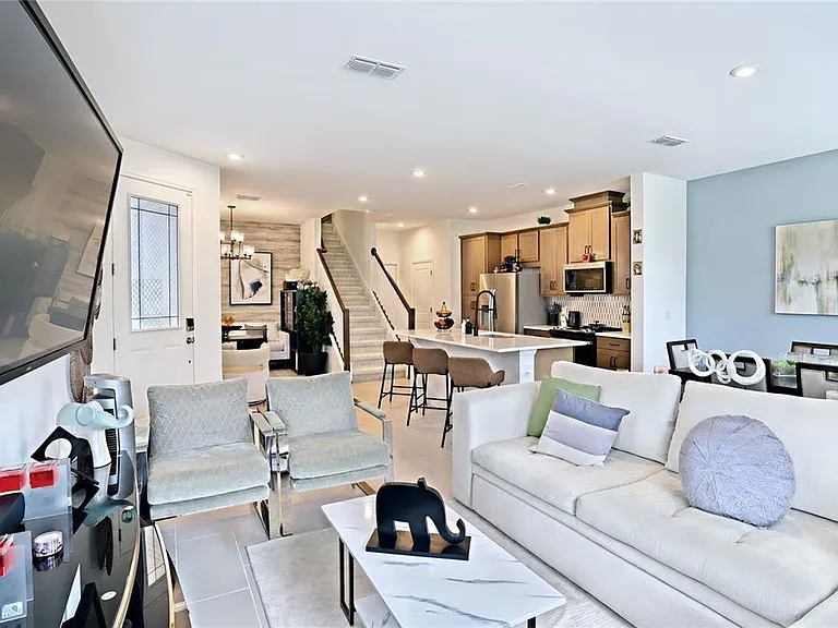 1120 Lakeshore Breeze Pl — Photo 13