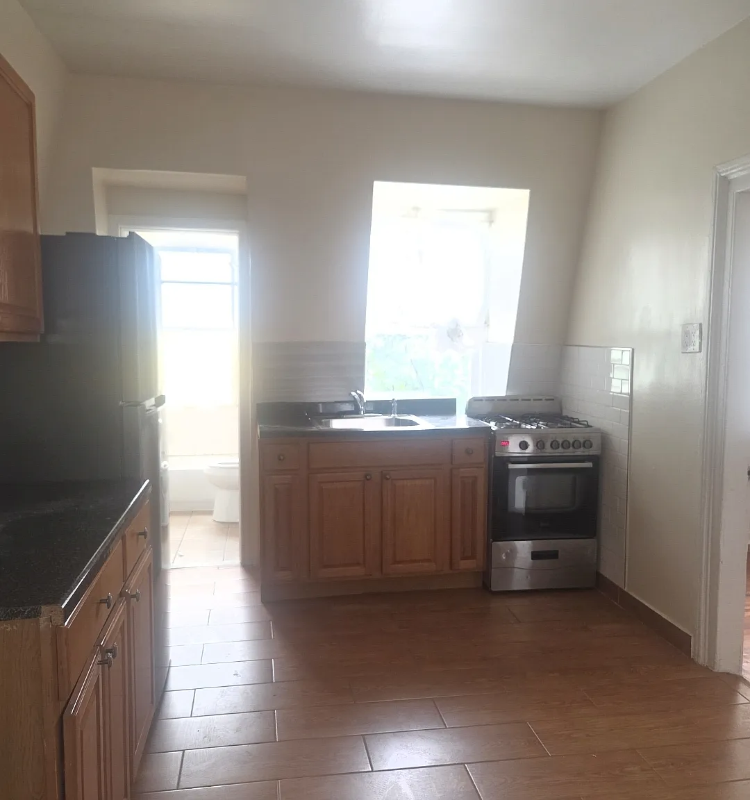 2 bed, $2,600 — Photo 2