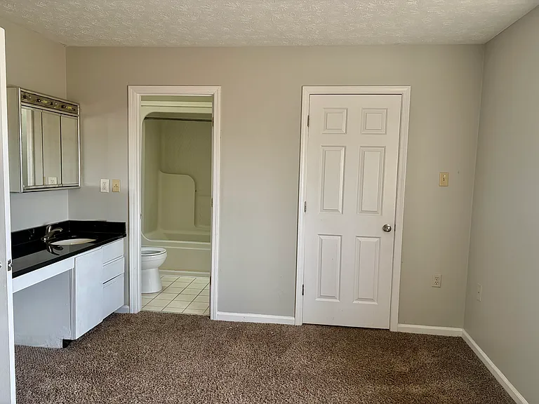 3660 Walden Dr — Photo 16