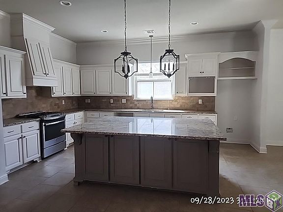 3rd image of 12623 Three Lakes Dr