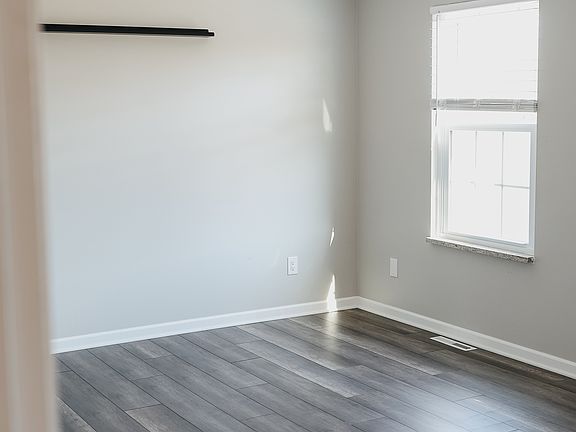 5th image of 711 Olive Hill Dr