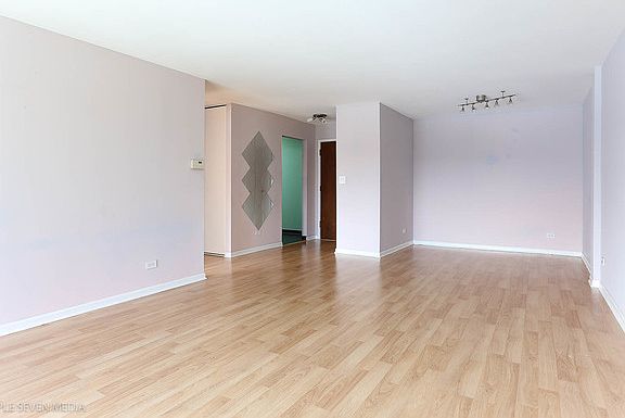 5th image of 1101 S Hunt Club Dr APT 415