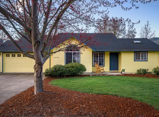 572 C St, Phoenix, OR 97535