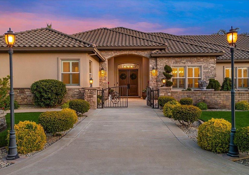 1st image of 10710 Goldsborough Cir