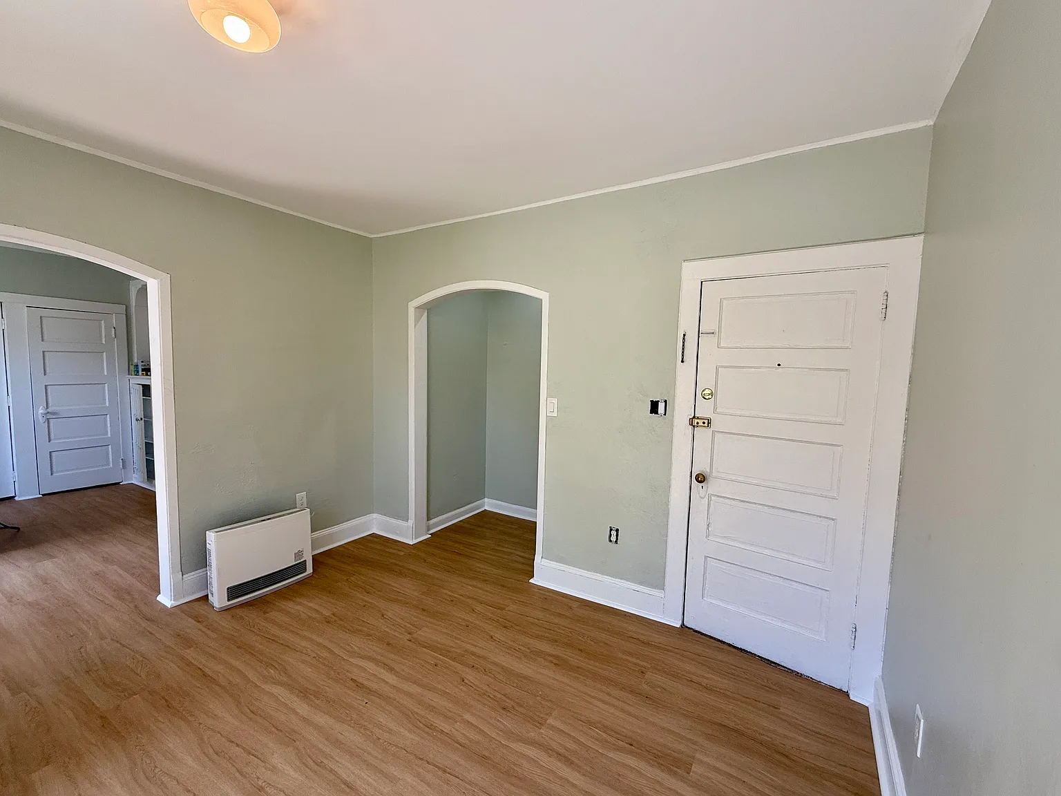 914 Buenzli Ct — Photo 4