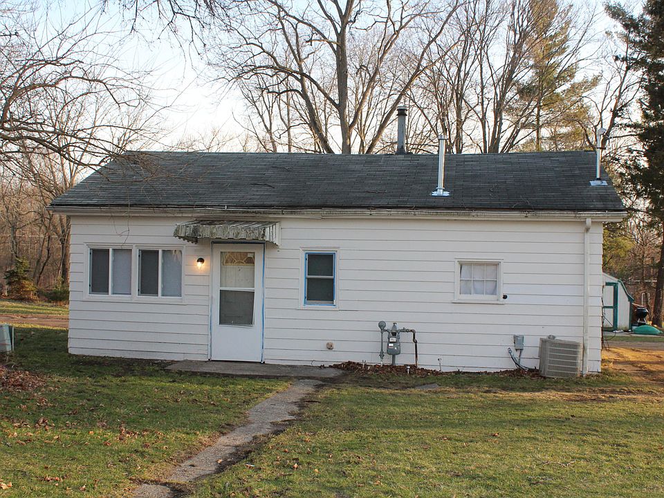 2nd image of 604 E State St