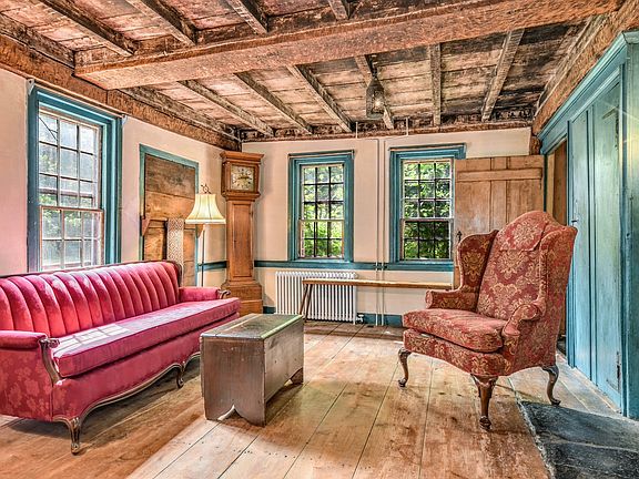 256 Black Rock Turnpike