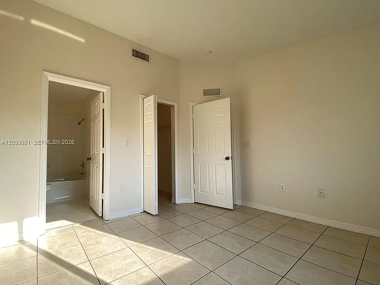 930 NE 34th Ave #202 — Photo 25