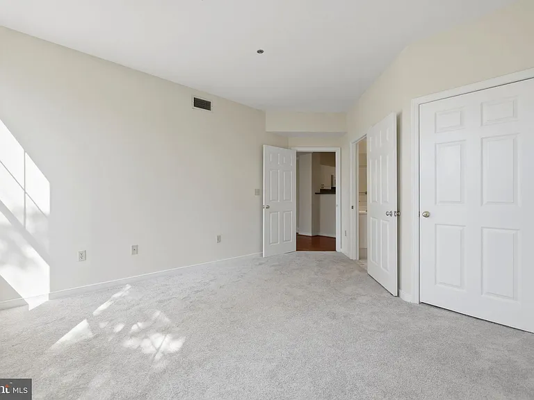 1625 International Dr #316 — Photo 27