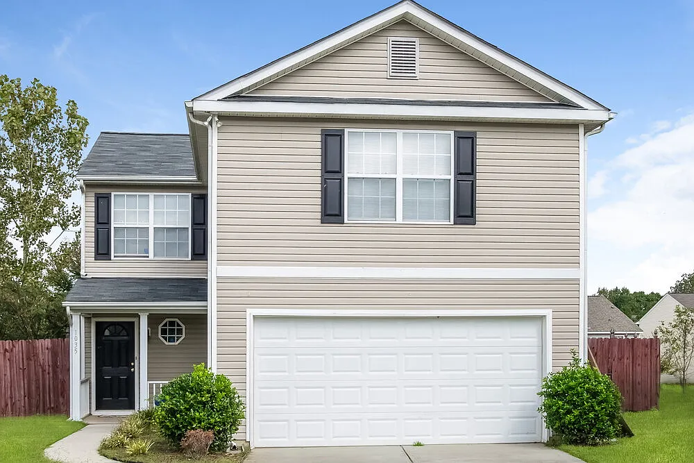3 bed, 2.5 bath, 1720 sqft, $2,035 — Photo 1