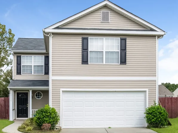 1035 Clover Gap Dr, Charlotte, NC 28214