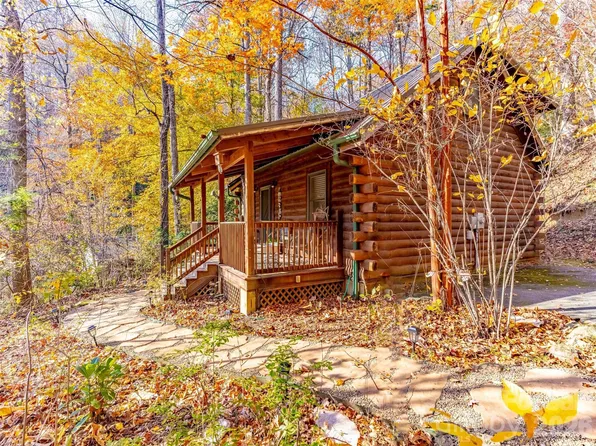 65 Charleston Harbor, Saluda, NC 28773