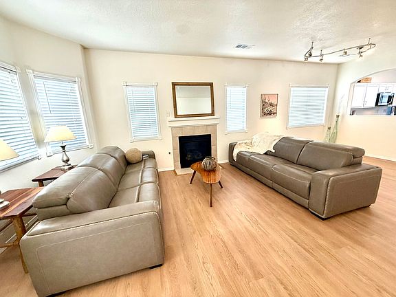 4th image of 5432 Caballo Ct NE