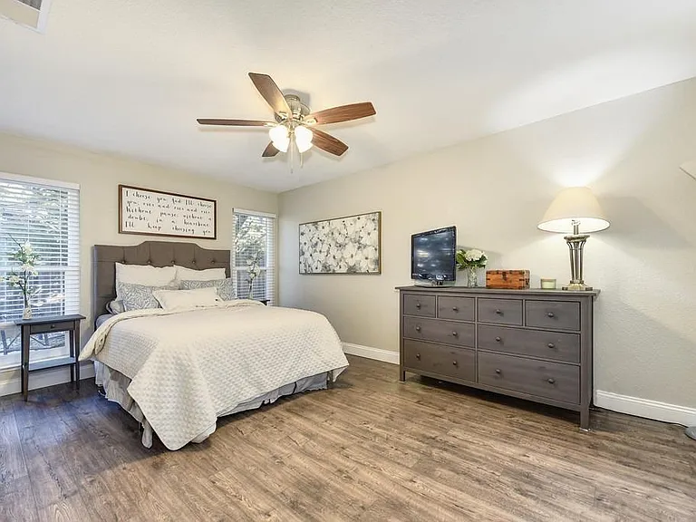 8313 Crossoak Way — Photo 16