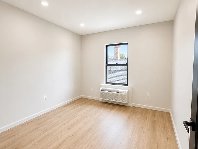 360 Van Houten St #404 — Photo 4