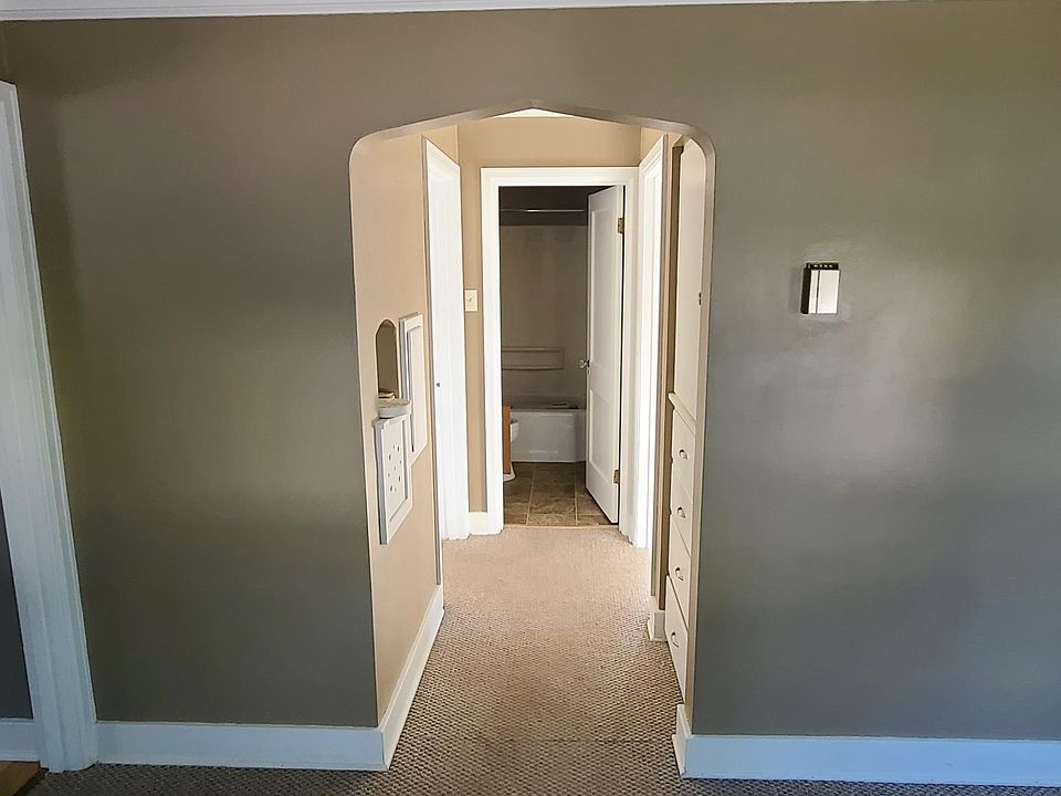 2nd image of 2522 Lakeshore Dr