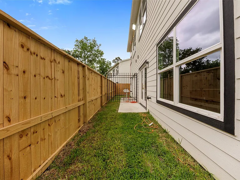 7117 Springdale St #B — Photo 5